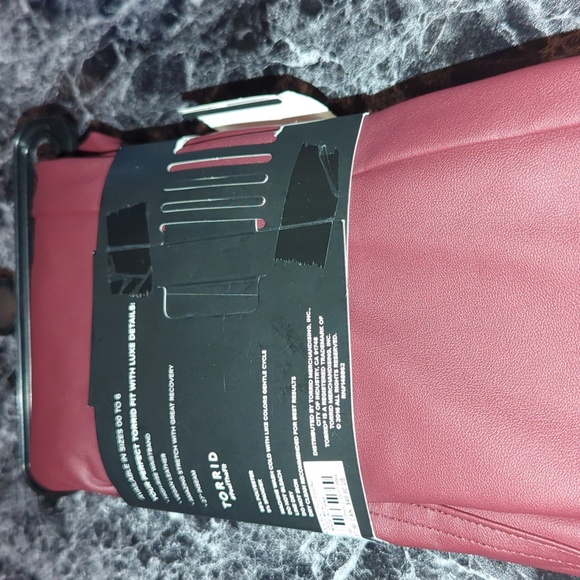 TORRID Faux Leather High Rise Leggings 2x or 4x NWT - Picture 5 of 8